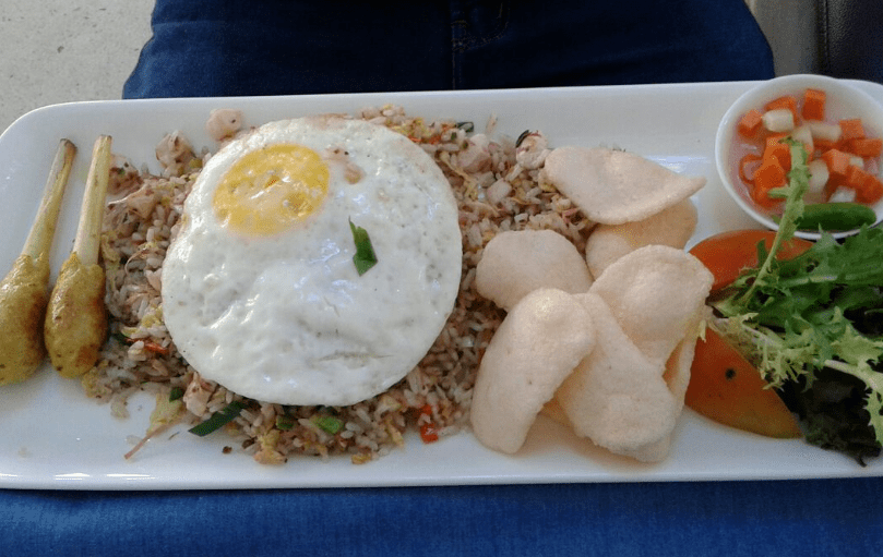 Nasi Ayam Khas Indonesia yang Wajib Anda Coba honje
