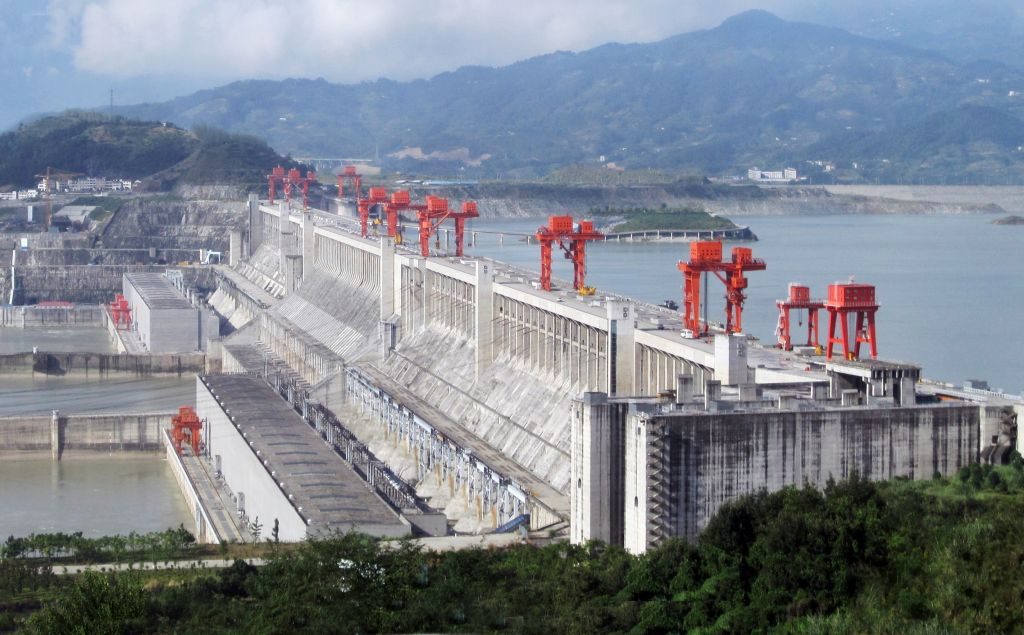 g2. gambar PLTA Three Gorges Dam common wikimedia