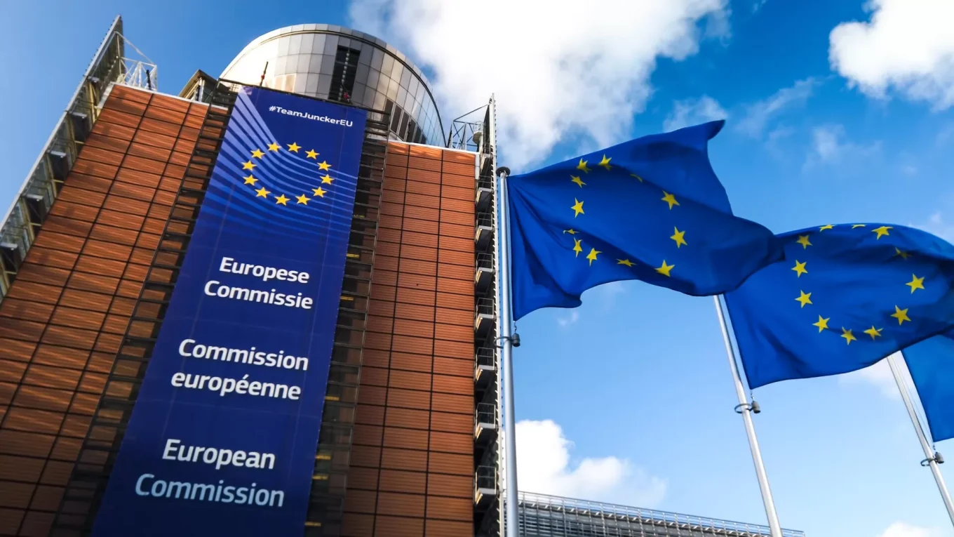 Uni Eropa Resmi Terapkan Digital Services Act DSA Pengawasan Ketat