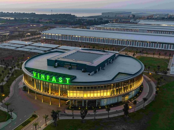 Investasi VinFast Pengembangan Ekosistem Mobil Listrik di Indonesia